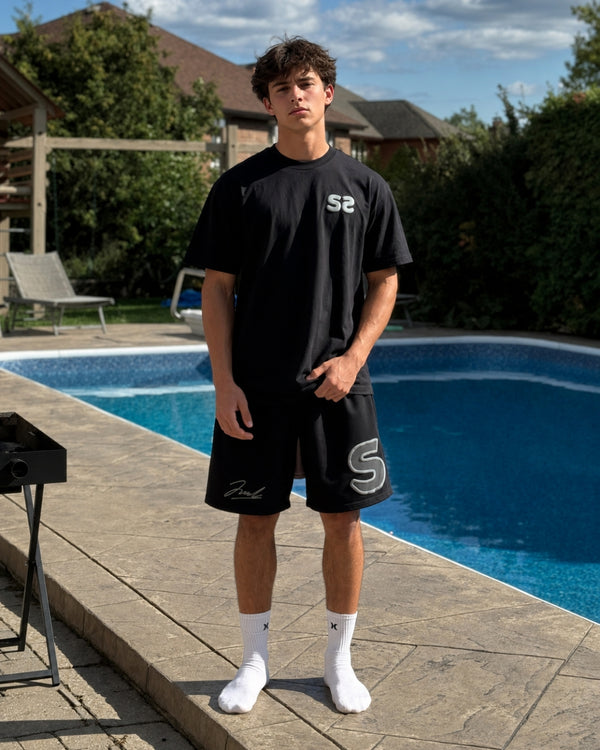 6'4 | 193 / Size XL
